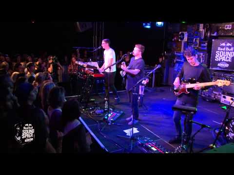 Altj - Left Hand Free Live At The Kroq Red Bull Sound Space фото